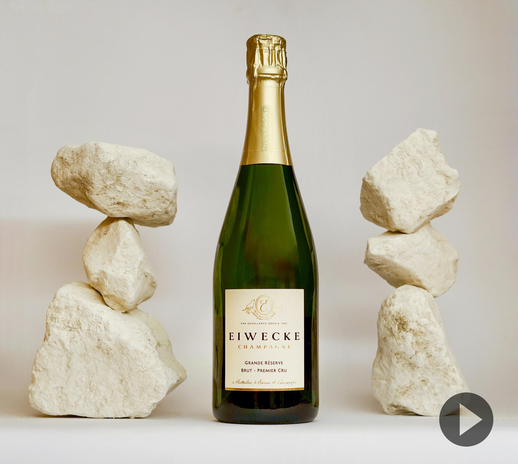 Grande Cuvée, Brut, Premier Cru 38% Pinot Noir, 34% Chardonnay, 28% Pinot Meunier, Dosage Brut à 9g/l, formats disponible 37.5cl, 75cl, 150cl, 300cl