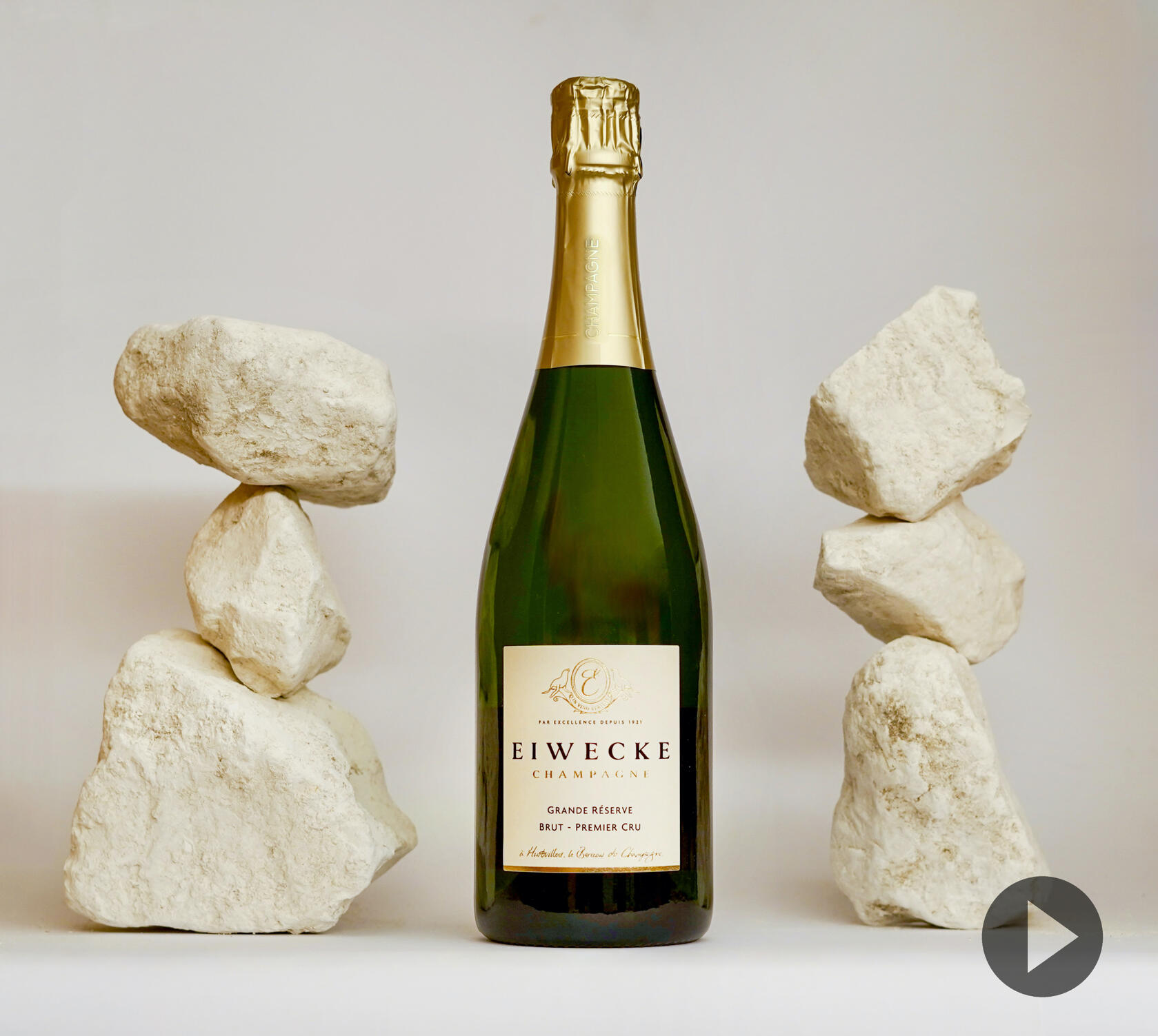 Grande Cuvée, Brut, Premier Cru 38% Pinot Noir, 34% Chardonnay, 28% Pinot Meunier, Dosage Brut à 9g/l, formats disponible 37.5cl, 75cl, 150cl, 300cl